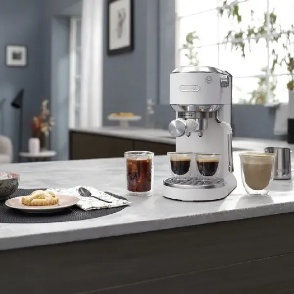 Кавоварка ріжкова Delonghi EC 890.WI (White)