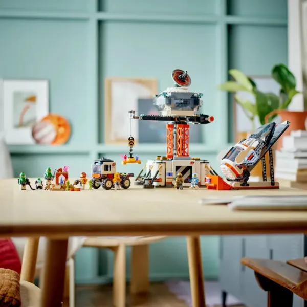 Конструктор LEGO City Космічна база й стартовий майданчик для ракети (60434)