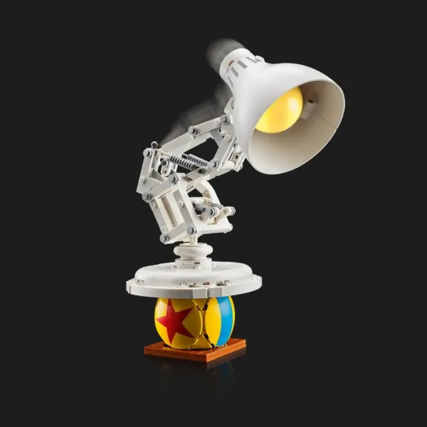 Конструктор LEGO Ideas Disney Pixar Luxo Jr. (21357)